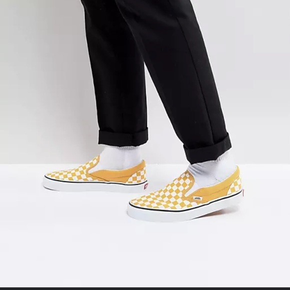 COPY - 🤙🏻 VANS CLASSIC SLIP ON SHOES IN CHECKERBOARD YELLOW 🤙🏻 NWT - Picture 3 of 7